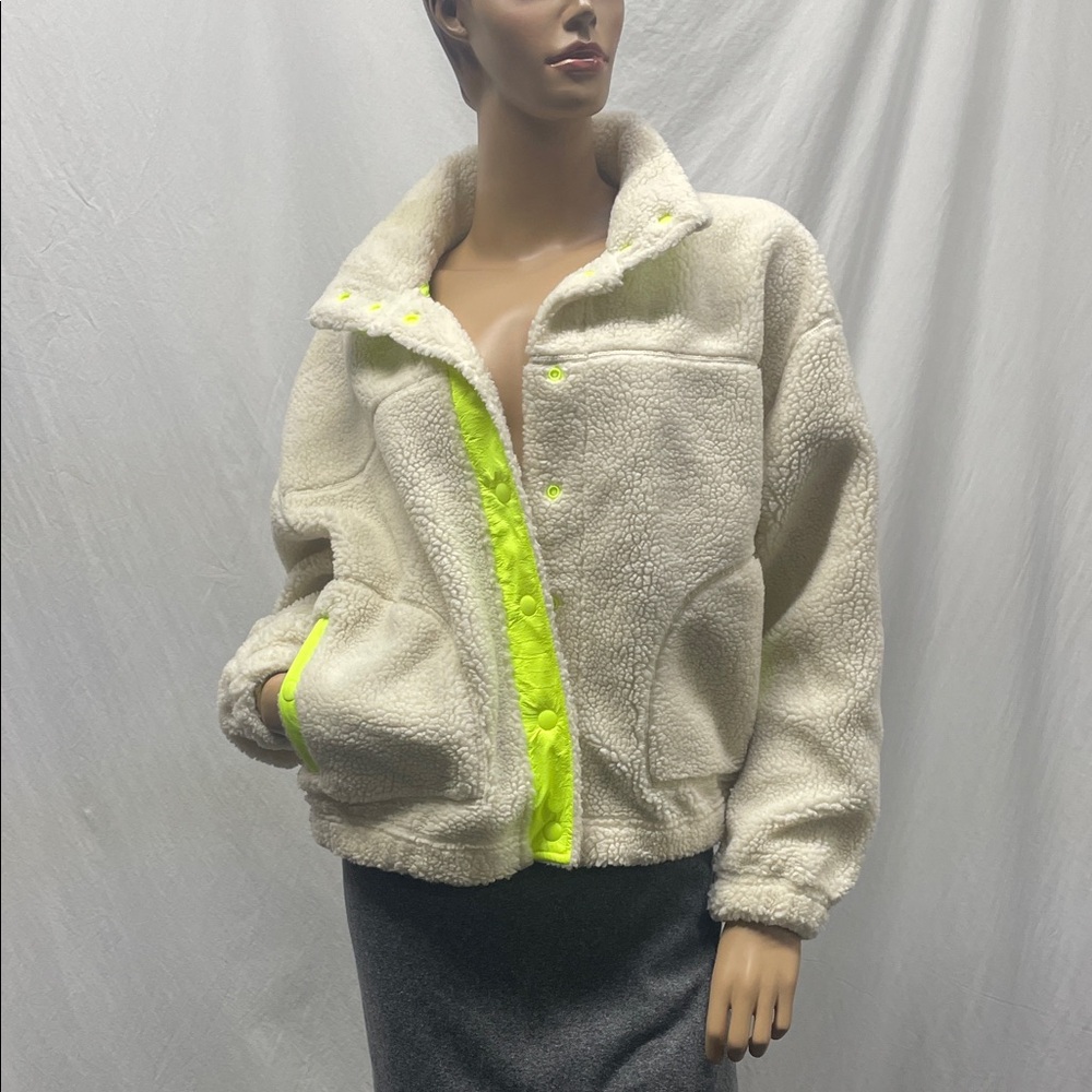 Old Navy Active Cream and Neon Yellow Jacket NWOT - Picture 4 of 10